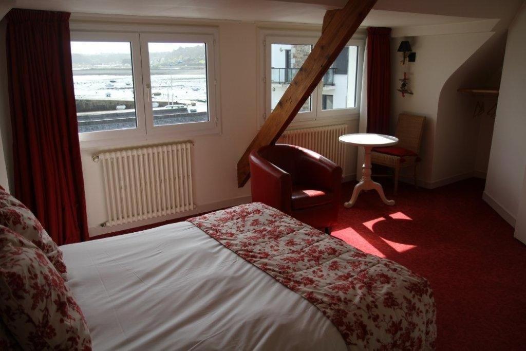 Hotel Le Suroit Perros-Guirec Ruang foto